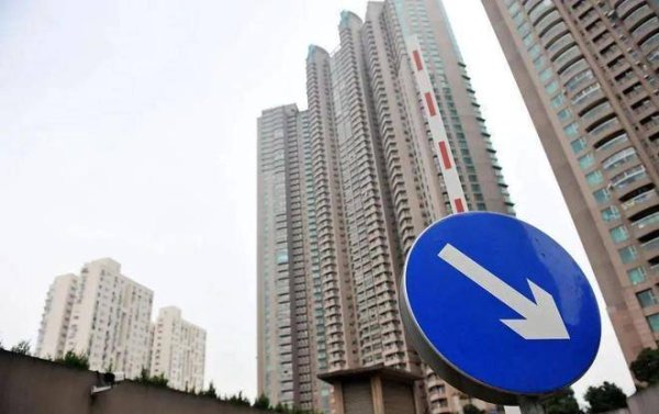 股票配资门户论坛 马云预言成真？2025年，手握存款的人或将面临三大挑战